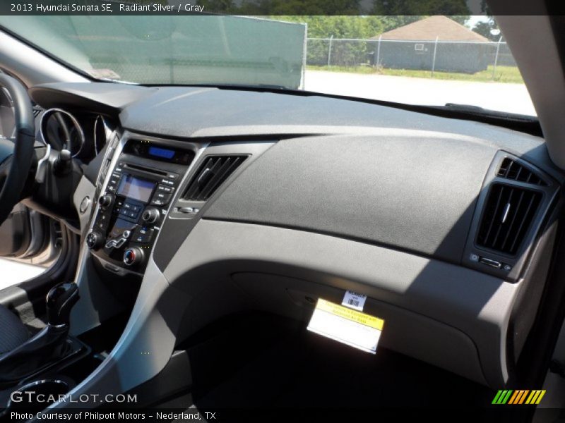 Radiant Silver / Gray 2013 Hyundai Sonata SE