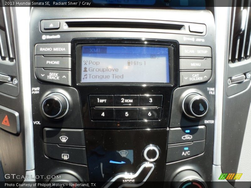 Radiant Silver / Gray 2013 Hyundai Sonata SE