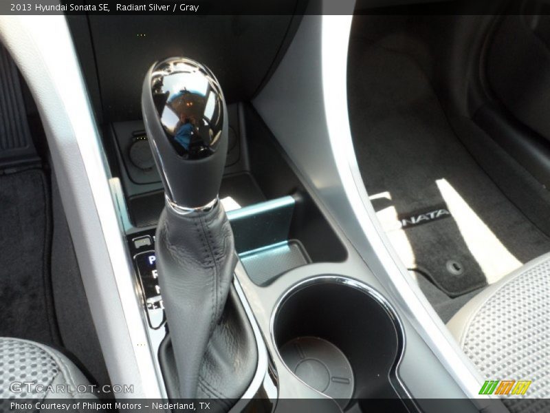 Radiant Silver / Gray 2013 Hyundai Sonata SE