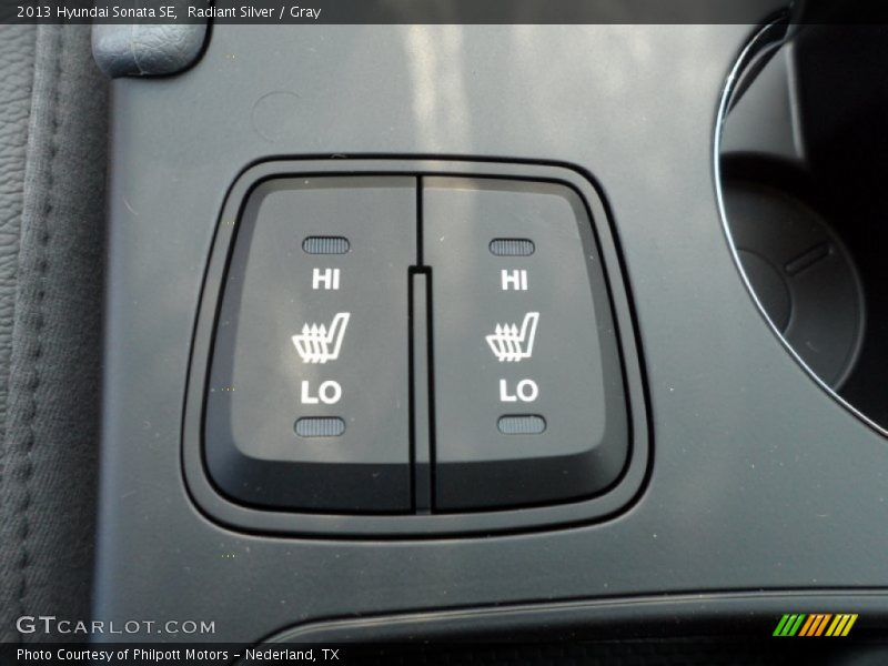 Radiant Silver / Gray 2013 Hyundai Sonata SE