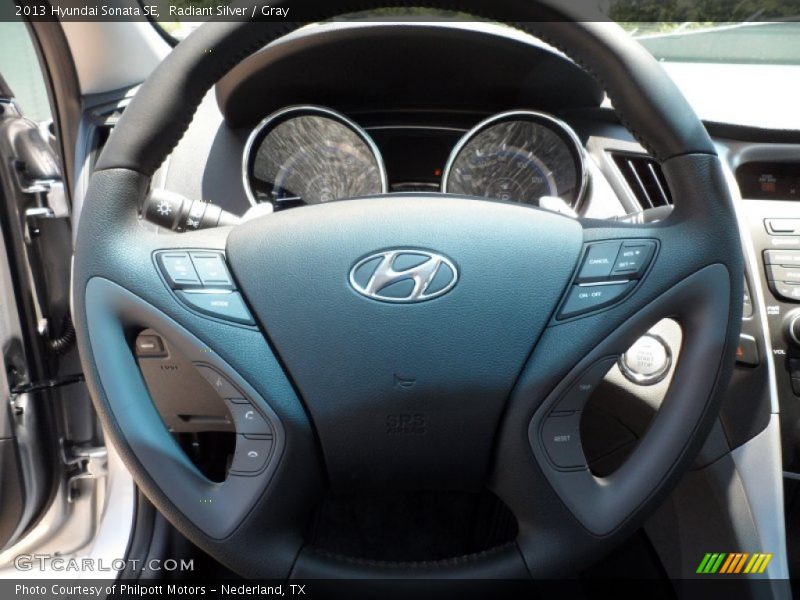 Radiant Silver / Gray 2013 Hyundai Sonata SE