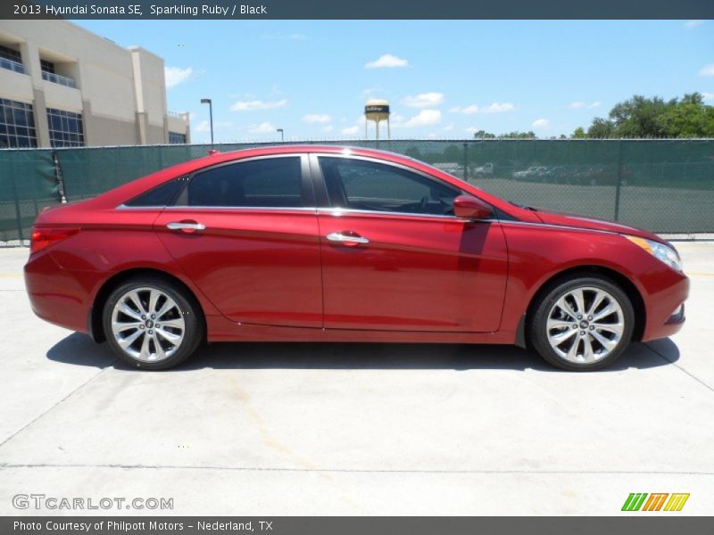Sparkling Ruby / Black 2013 Hyundai Sonata SE
