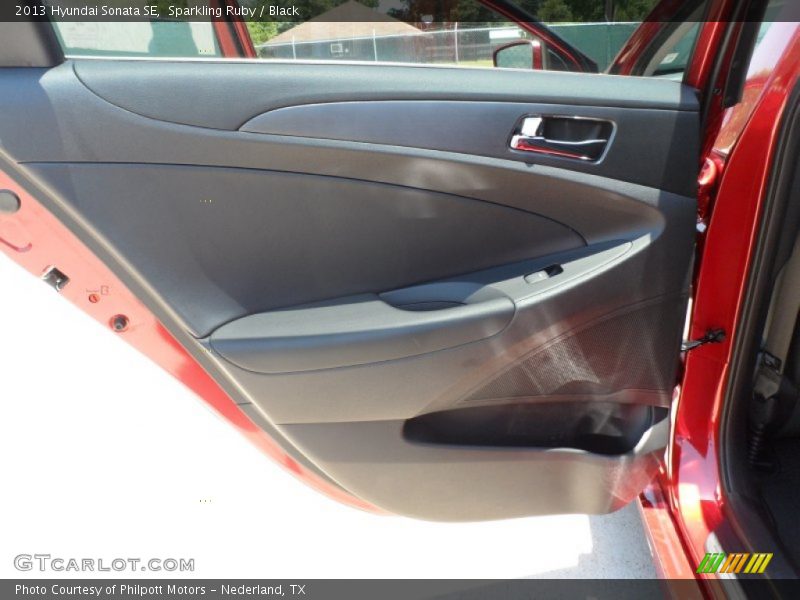 Sparkling Ruby / Black 2013 Hyundai Sonata SE
