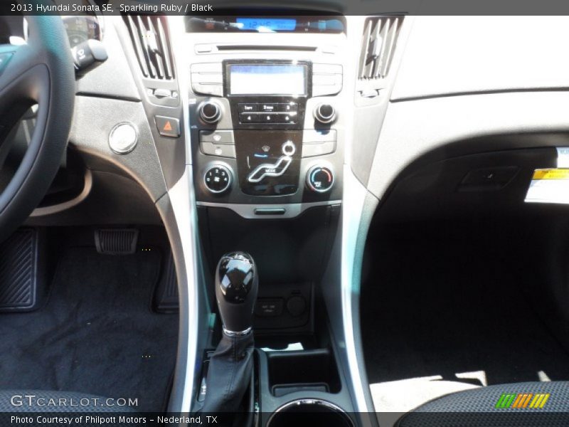Sparkling Ruby / Black 2013 Hyundai Sonata SE