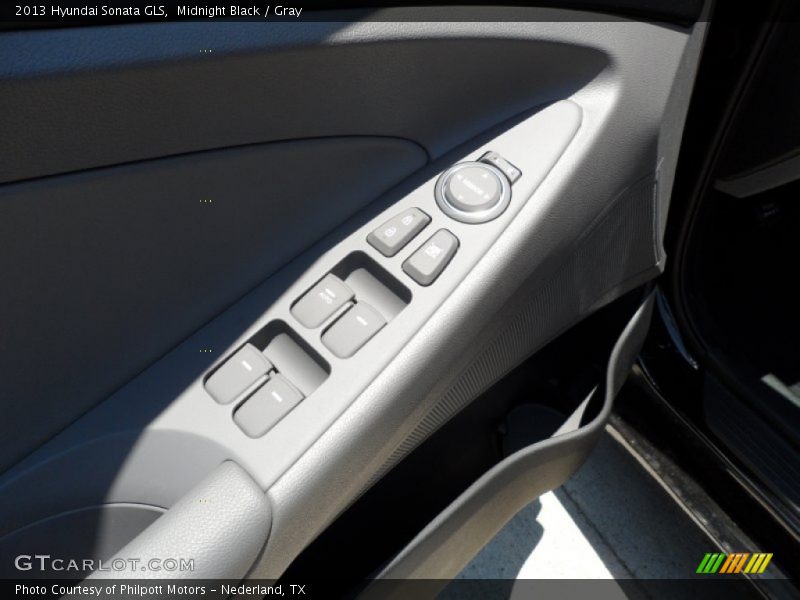 Midnight Black / Gray 2013 Hyundai Sonata GLS
