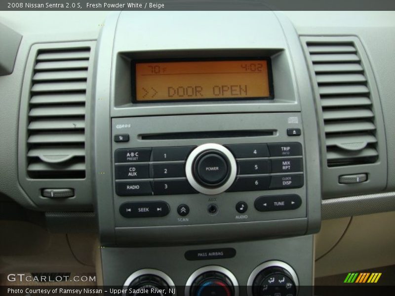 Fresh Powder White / Beige 2008 Nissan Sentra 2.0 S