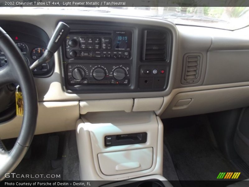 Light Pewter Metallic / Tan/Neutral 2002 Chevrolet Tahoe LT 4x4