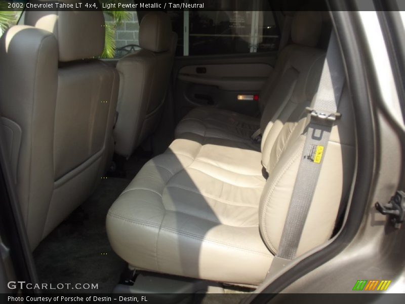 Light Pewter Metallic / Tan/Neutral 2002 Chevrolet Tahoe LT 4x4