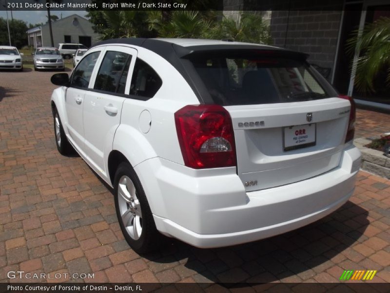 Bright White / Dark Slate Gray 2011 Dodge Caliber Mainstreet