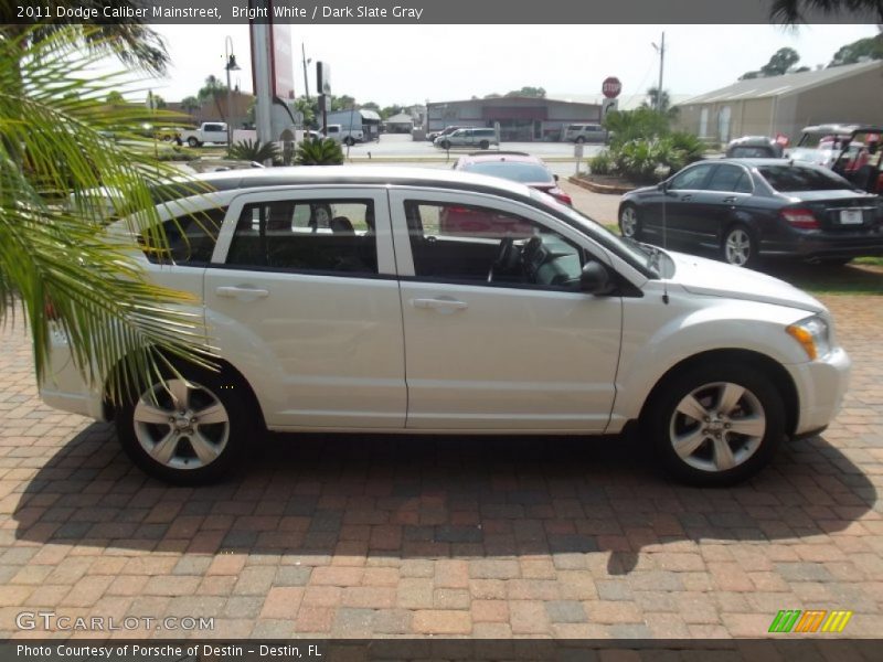 Bright White / Dark Slate Gray 2011 Dodge Caliber Mainstreet