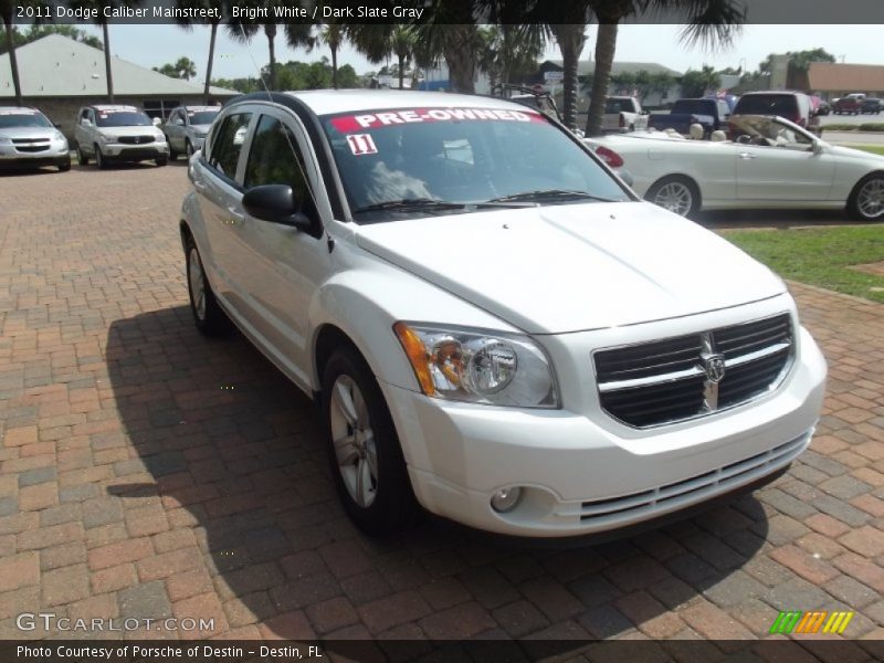 Bright White / Dark Slate Gray 2011 Dodge Caliber Mainstreet