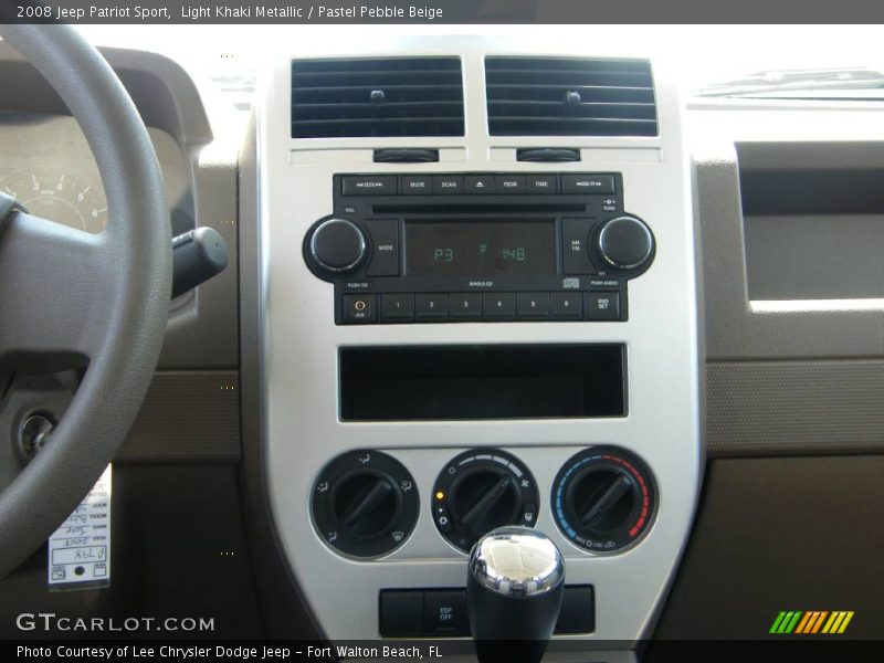 Light Khaki Metallic / Pastel Pebble Beige 2008 Jeep Patriot Sport