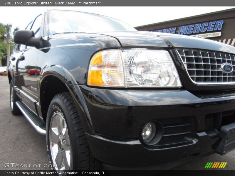 Black / Medium Parchment 2005 Ford Explorer Limited