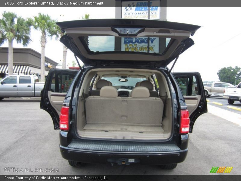 Black / Medium Parchment 2005 Ford Explorer Limited