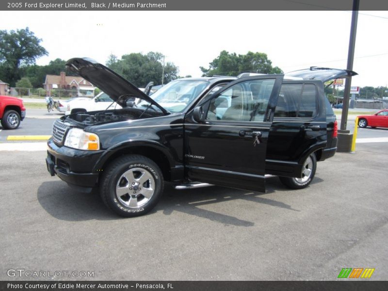 Black / Medium Parchment 2005 Ford Explorer Limited