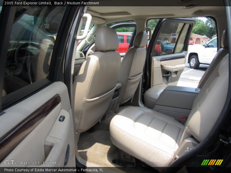 Black / Medium Parchment 2005 Ford Explorer Limited
