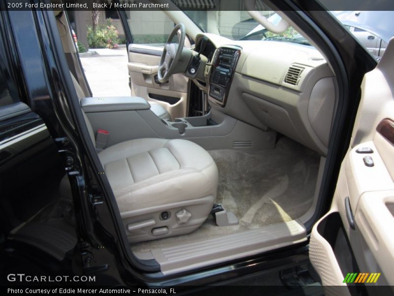 Black / Medium Parchment 2005 Ford Explorer Limited