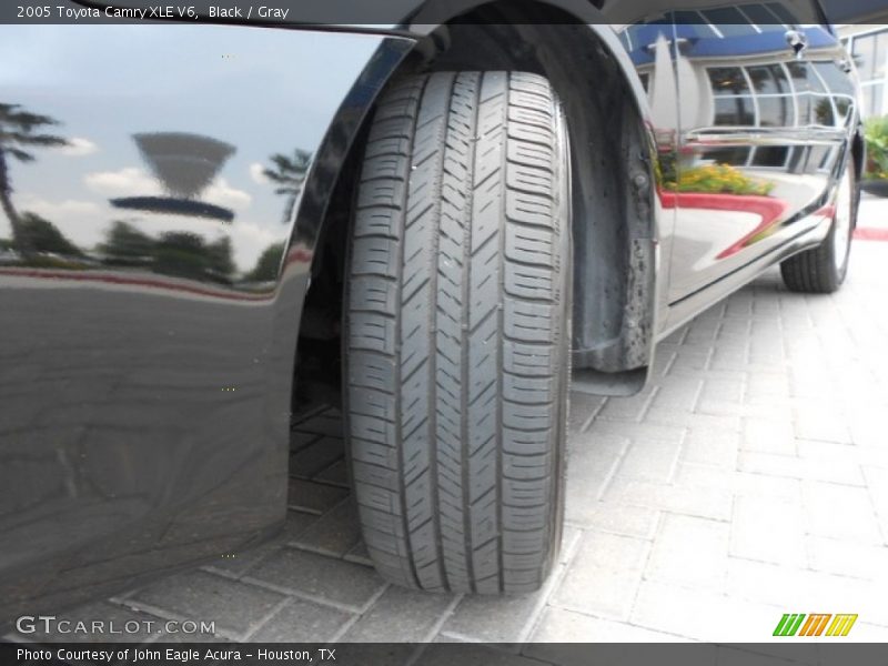 Black / Gray 2005 Toyota Camry XLE V6