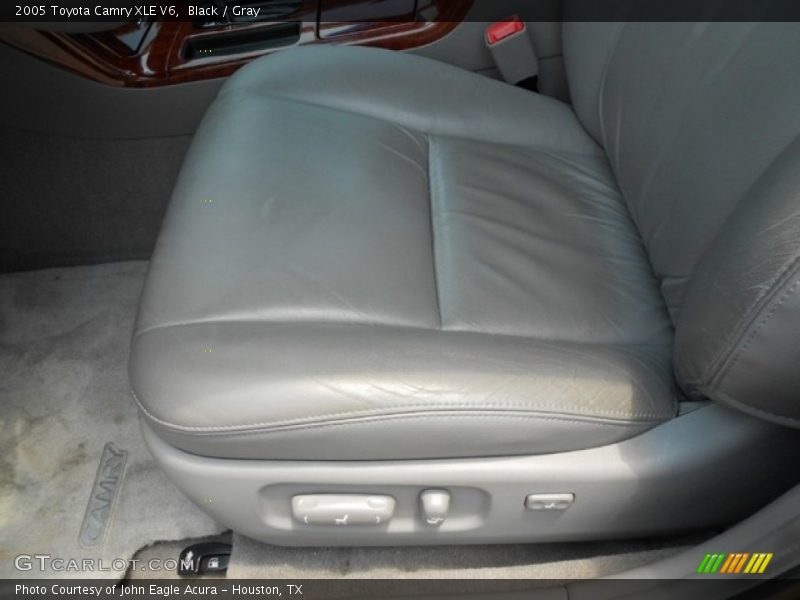 Black / Gray 2005 Toyota Camry XLE V6