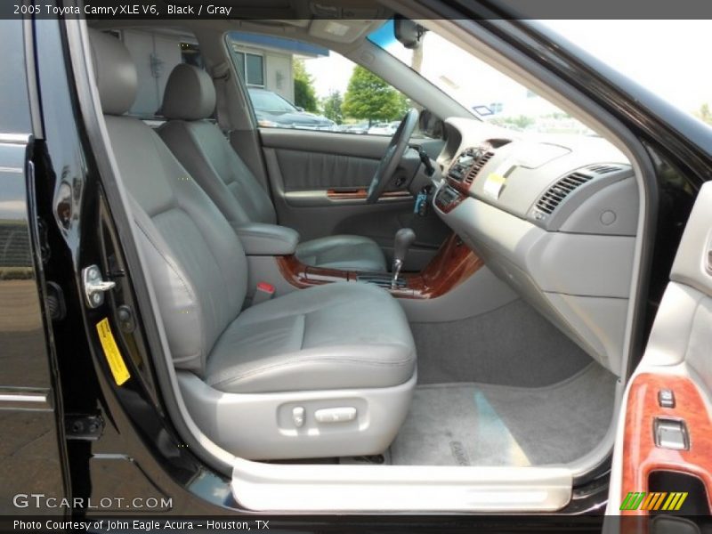 Black / Gray 2005 Toyota Camry XLE V6