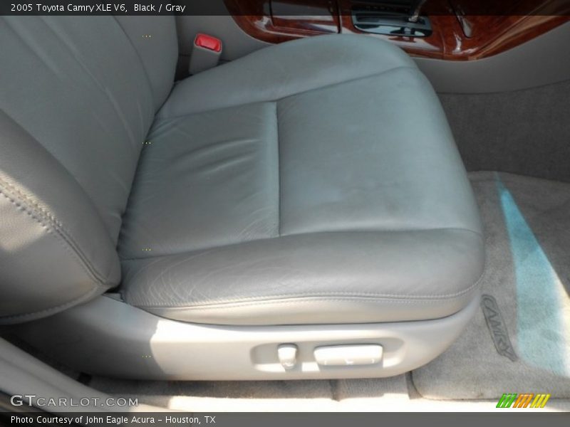 Black / Gray 2005 Toyota Camry XLE V6