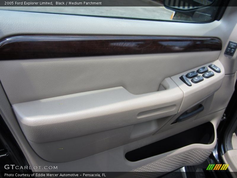 Black / Medium Parchment 2005 Ford Explorer Limited