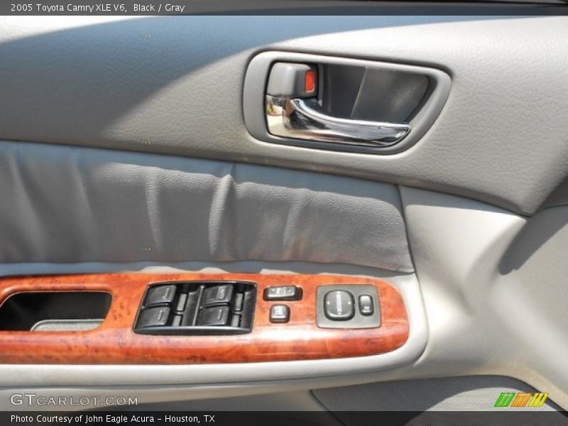 Black / Gray 2005 Toyota Camry XLE V6