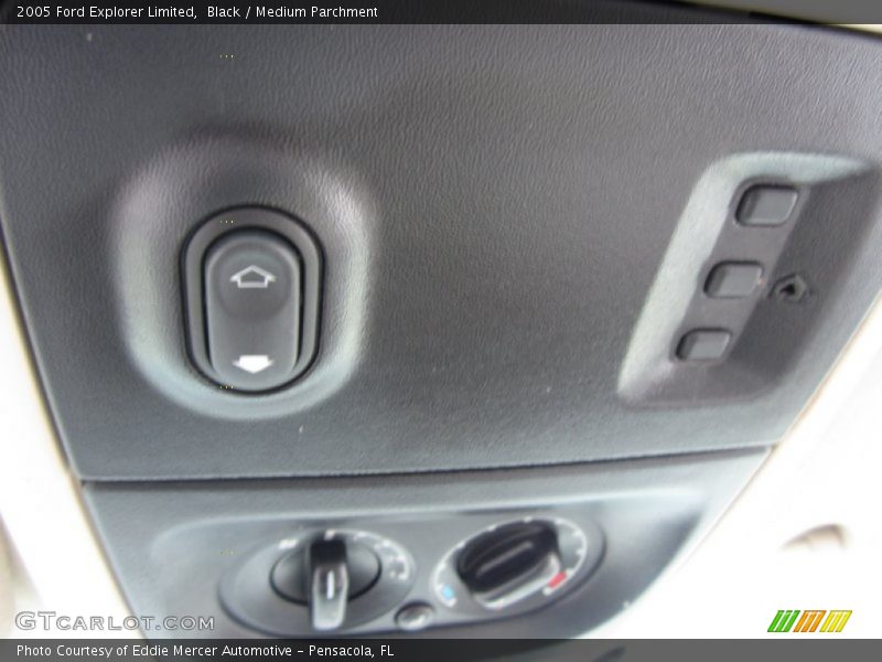 Black / Medium Parchment 2005 Ford Explorer Limited
