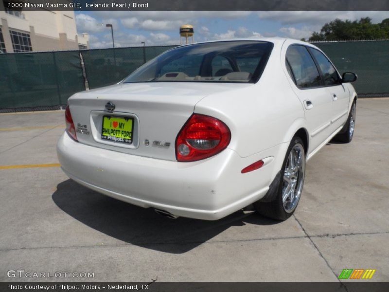 Icelandic Pearl / Blond 2000 Nissan Maxima GLE