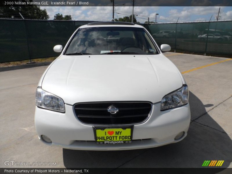 Icelandic Pearl / Blond 2000 Nissan Maxima GLE