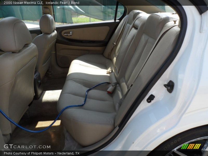 Icelandic Pearl / Blond 2000 Nissan Maxima GLE