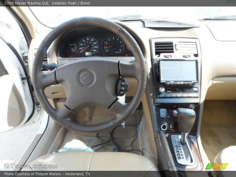 Icelandic Pearl / Blond 2000 Nissan Maxima GLE