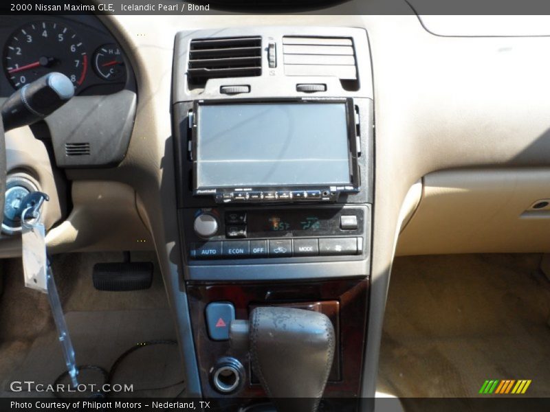 Icelandic Pearl / Blond 2000 Nissan Maxima GLE