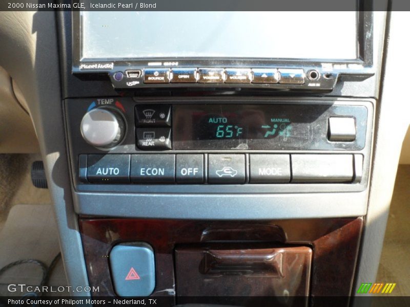Icelandic Pearl / Blond 2000 Nissan Maxima GLE