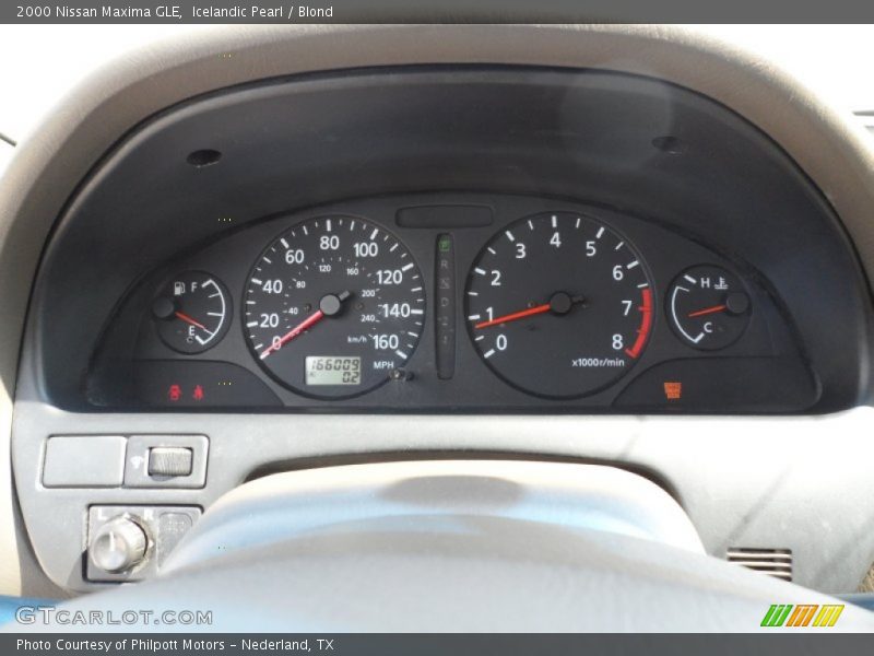 Icelandic Pearl / Blond 2000 Nissan Maxima GLE
