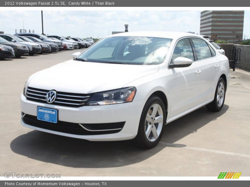 Candy White / Titan Black 2012 Volkswagen Passat 2.5L SE