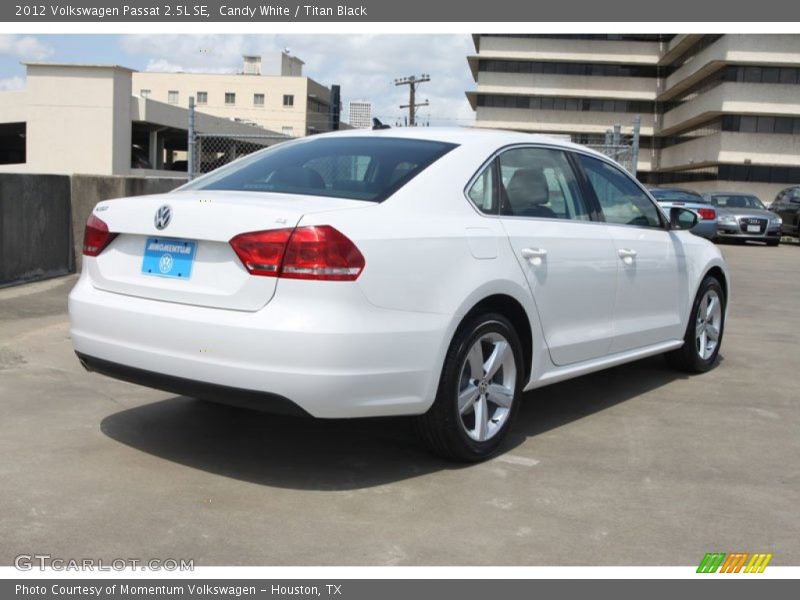 Candy White / Titan Black 2012 Volkswagen Passat 2.5L SE