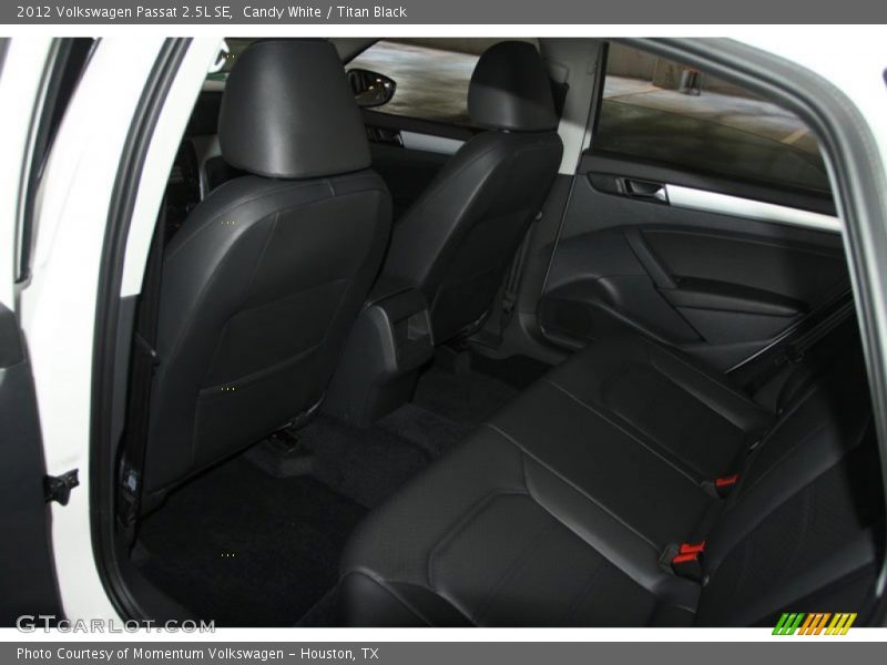 Candy White / Titan Black 2012 Volkswagen Passat 2.5L SE