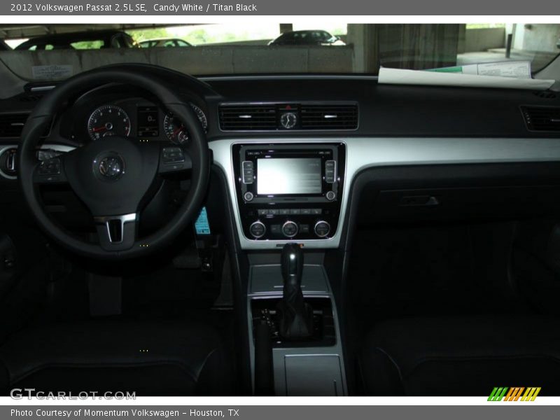 Candy White / Titan Black 2012 Volkswagen Passat 2.5L SE