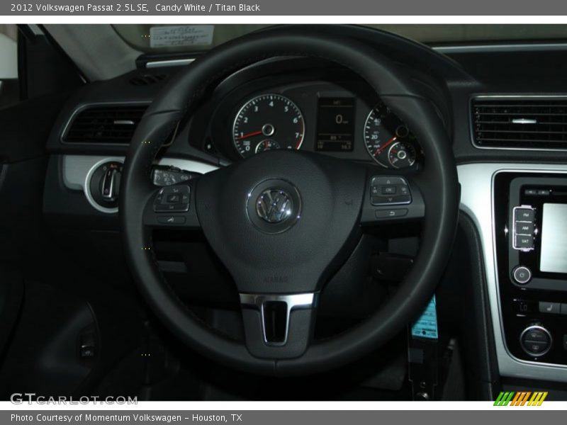 Candy White / Titan Black 2012 Volkswagen Passat 2.5L SE