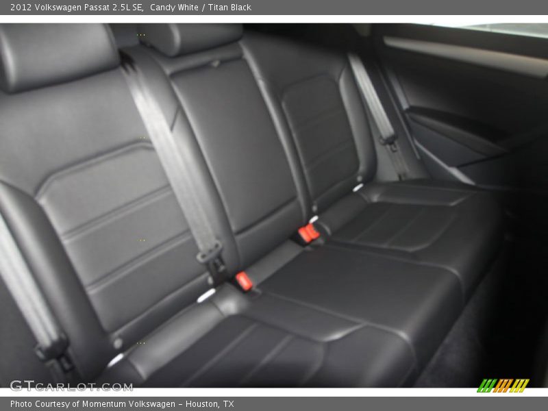 Candy White / Titan Black 2012 Volkswagen Passat 2.5L SE