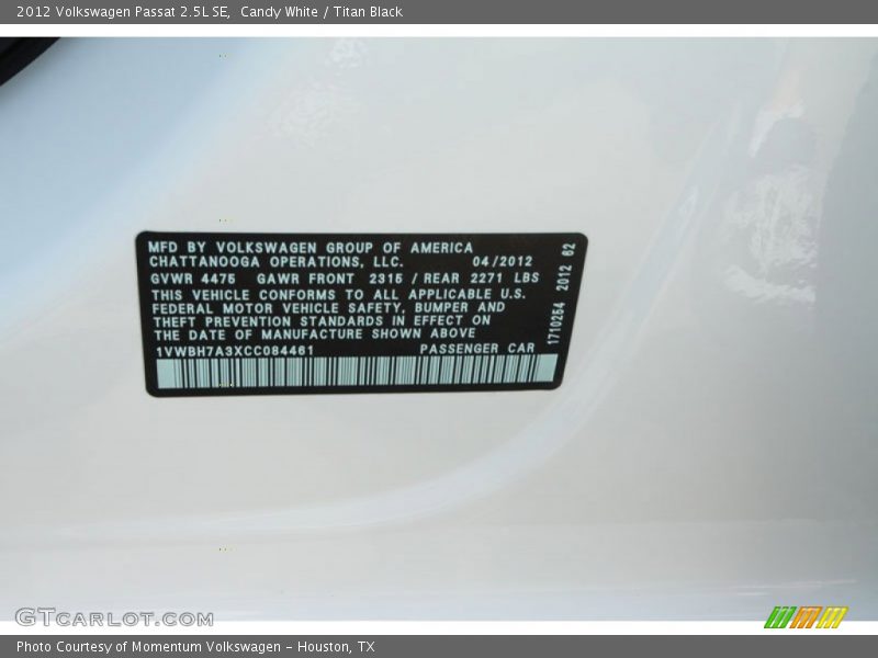 Candy White / Titan Black 2012 Volkswagen Passat 2.5L SE