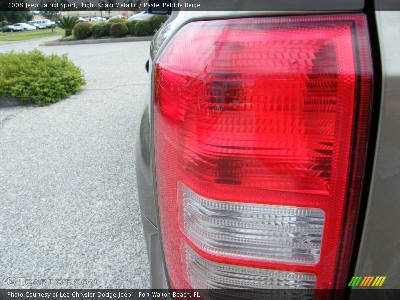 Light Khaki Metallic / Pastel Pebble Beige 2008 Jeep Patriot Sport