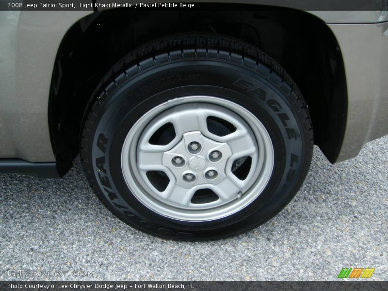 Light Khaki Metallic / Pastel Pebble Beige 2008 Jeep Patriot Sport