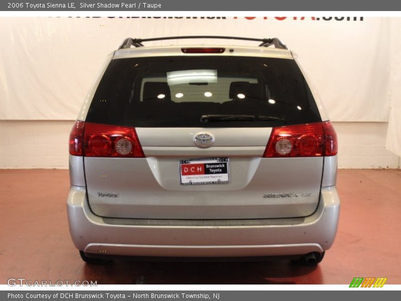 Silver Shadow Pearl / Taupe 2006 Toyota Sienna LE