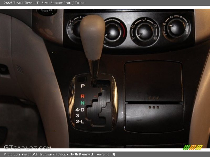 Silver Shadow Pearl / Taupe 2006 Toyota Sienna LE