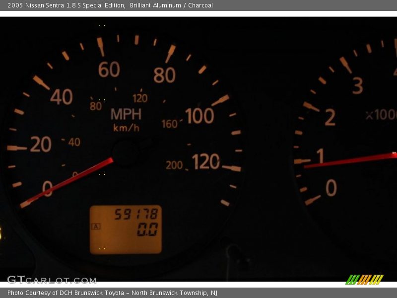 Brilliant Aluminum / Charcoal 2005 Nissan Sentra 1.8 S Special Edition