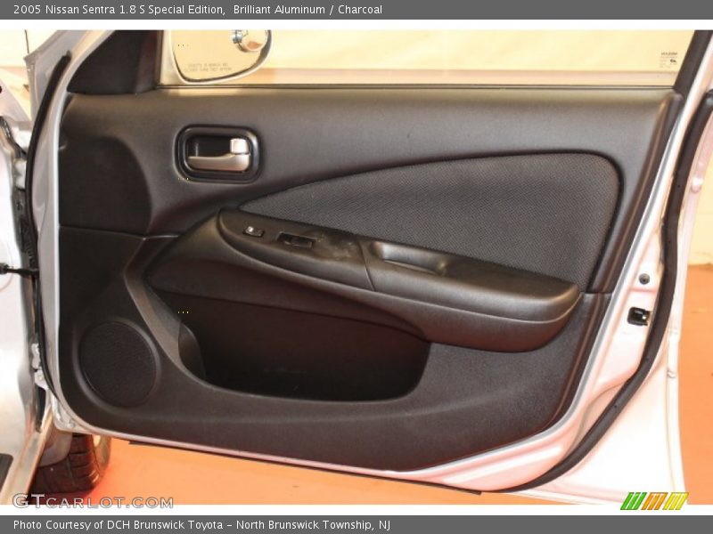 Brilliant Aluminum / Charcoal 2005 Nissan Sentra 1.8 S Special Edition
