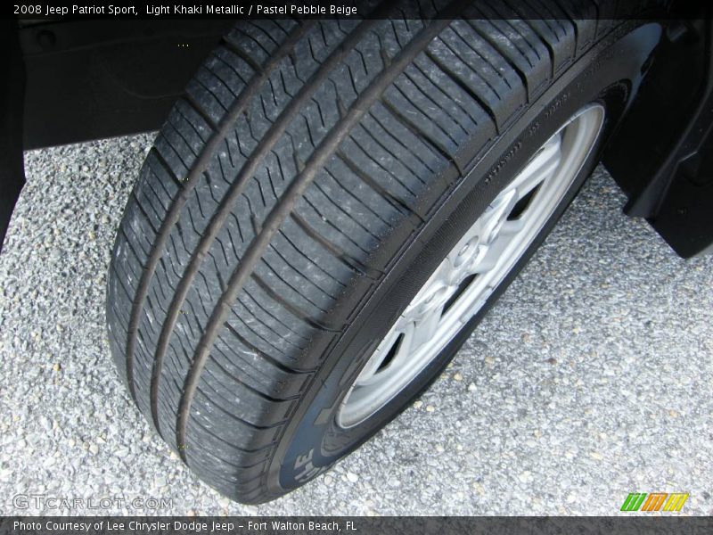 Light Khaki Metallic / Pastel Pebble Beige 2008 Jeep Patriot Sport