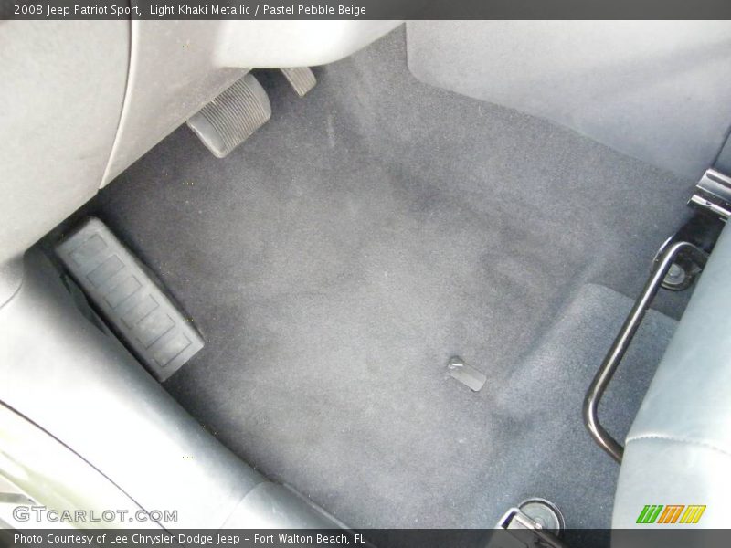 Light Khaki Metallic / Pastel Pebble Beige 2008 Jeep Patriot Sport